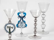 Verres à la façon de Venise produits par les Bonhomme, Bruxelles, Musées Royaux d'Art et d'Histoire, cliché MRAH Raymond Mommaerts