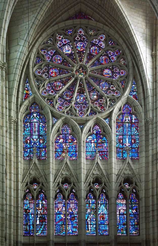 Photo. Vitrail, rose, Cathédrale Saint-Gervais-Saint-Protais, Soissons.