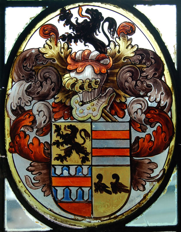 Picture: Oval roundel with helm, coat of arms and mantling