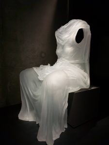 Karen LaMonte (EU), Seated dress Impression with Drapery