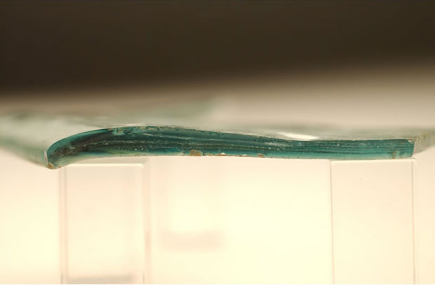 Photographie : section de verre à vitre à bord rentré 
