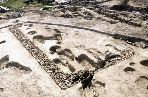 Photographie : vue des fouilles sur le site de Serris les Ruelles (crédit F. Gentili / INRAP)