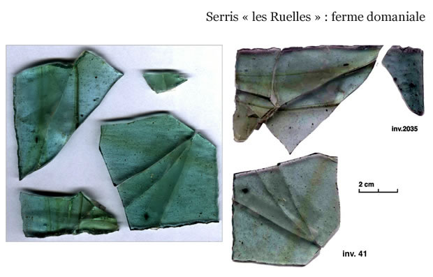 Photographie : Serris les Ruelles, ferme domaniale, 7e-8e siècles, fragment de verre (crédit F. Gentili / INRAP)