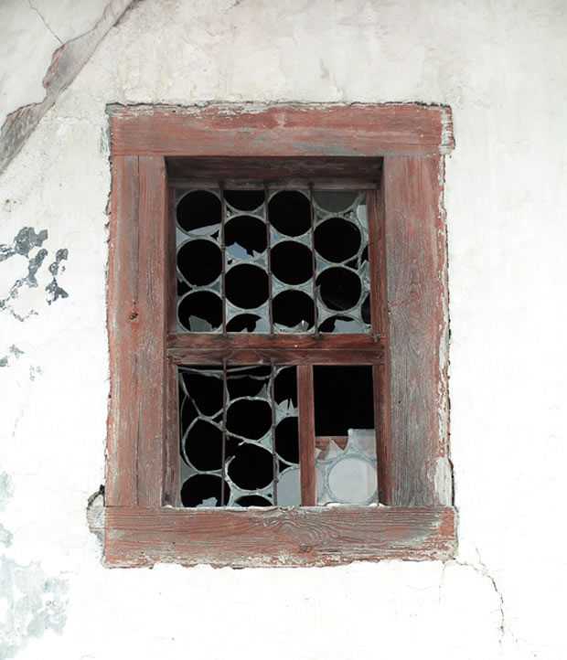 Photo : fenêtre à cives, Perrefitte